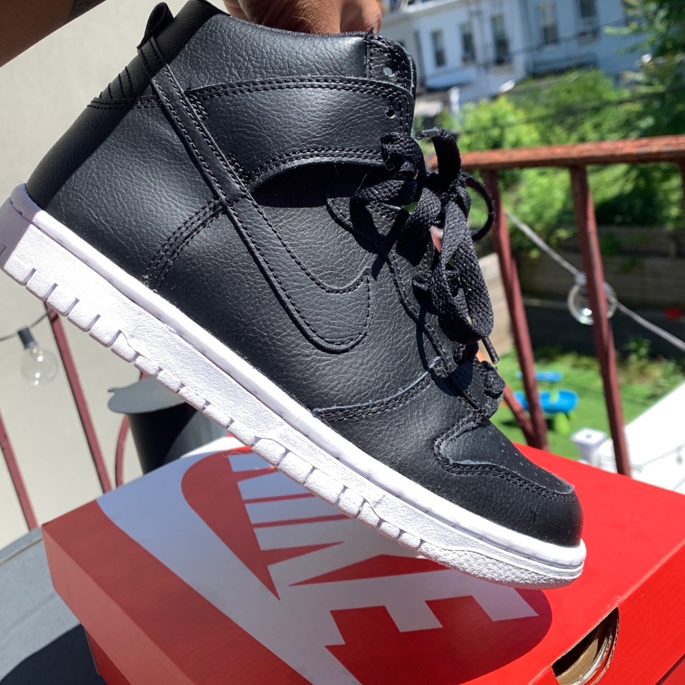 All Black / White Sole Nike Dunk 4Y